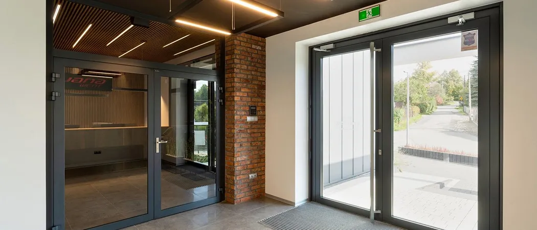 Алюминиевые Двери